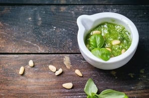 blog/2017/04/difference-pesto-pistou.jpg