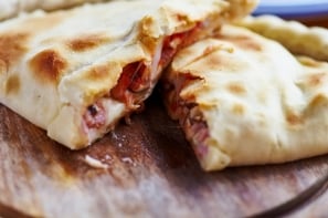 blog/2018/02/pizza-calzone-deux-recettes-pour-revisiter-le-classique-italien.jpg